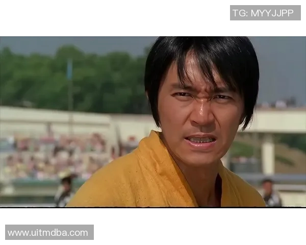 少林足球星爷超强一球震撼全场，拳脚功夫与足球技艺完美融合再创经典